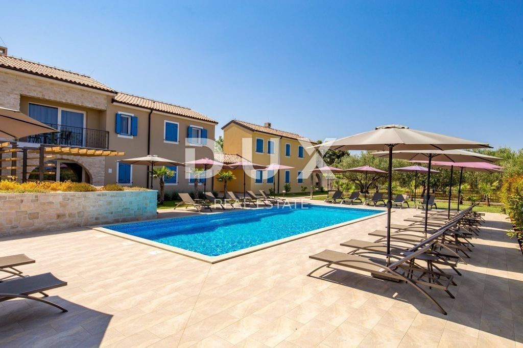 Maison de luxe à vendre à Porec, 0 €, Photo 1