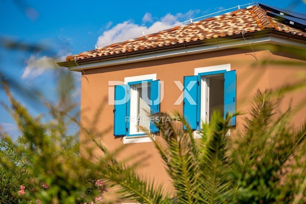 Maison de luxe à vendre à Porec, 0 €, Photo 6