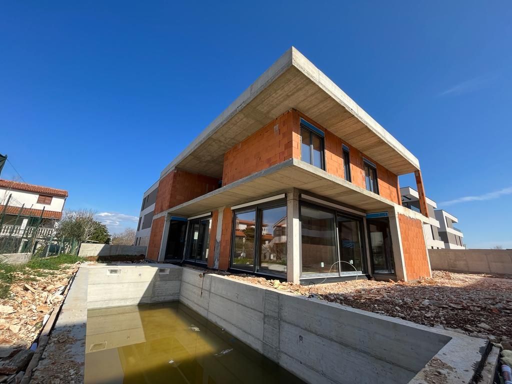 Maison de luxe à vendre à Štinjan, 0 €, Photo 1