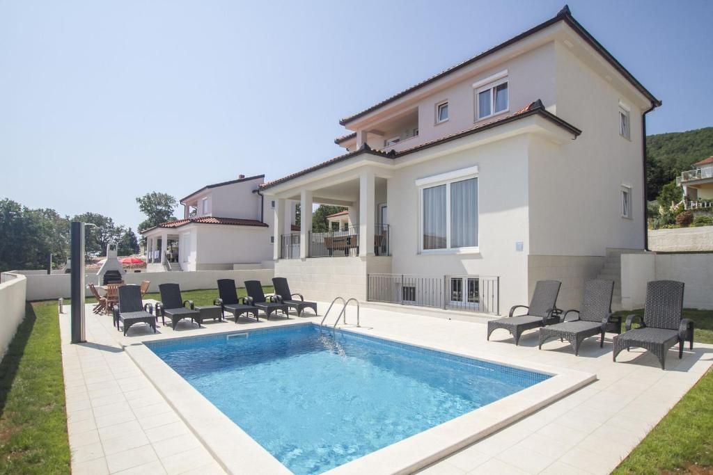Maison de luxe à vendre à Rabac, 0 €, Photo 1