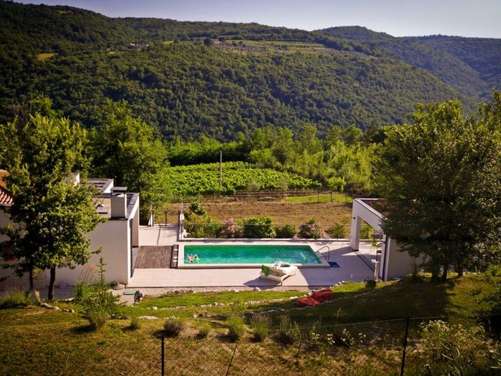 Maison de luxe à vendre à Motovun, 0 €, Photo 1