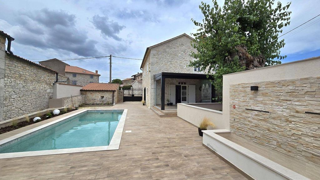 Maison de luxe à vendre à Višnjan - Visignano, 580 000 €, Photo 7