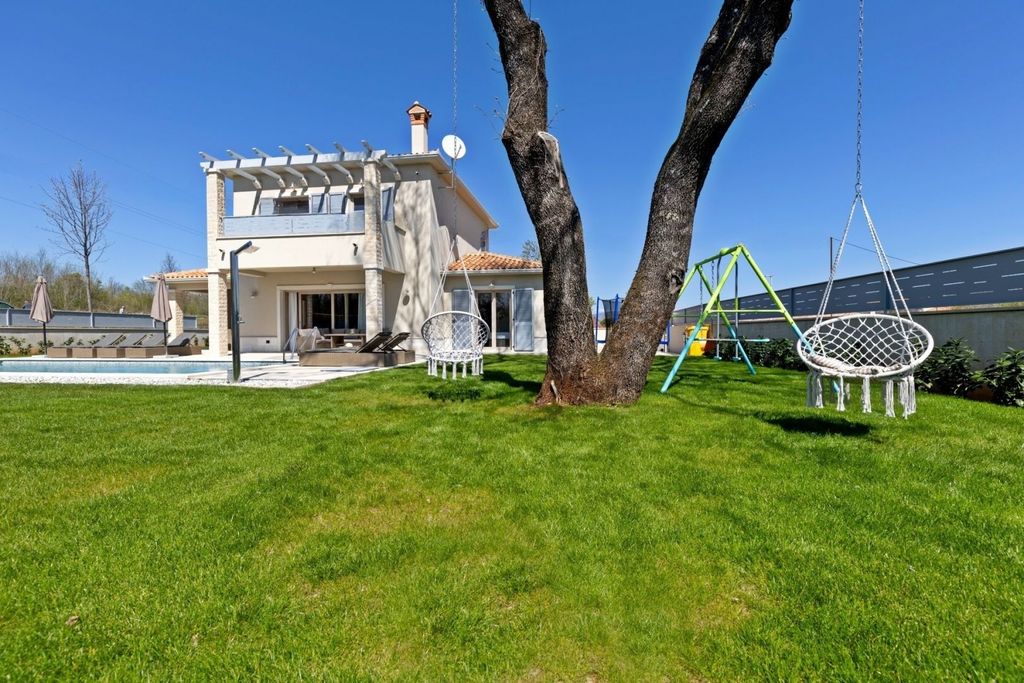 Maison de luxe à vendre à Labin, 680 000 €, Photo 3