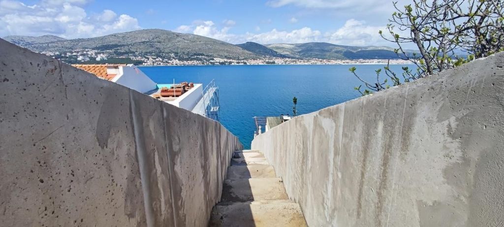 Maison de luxe à vendre à Ciovo, 1 350 000 €, Photo 2