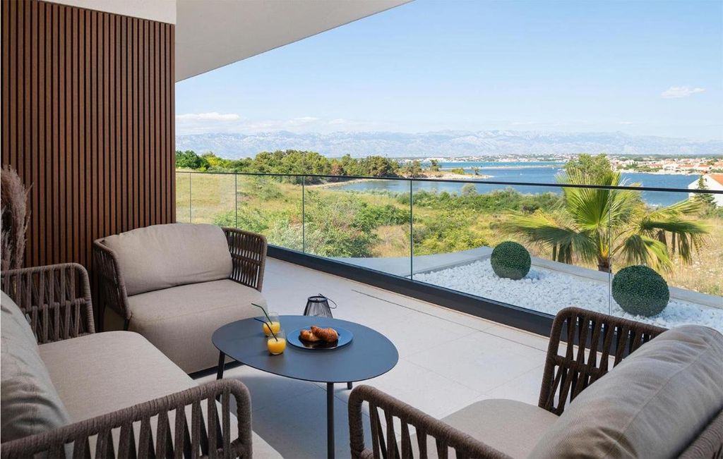 Maison de luxe à vendre à Zadar, 1 950 000 €, Photo 2