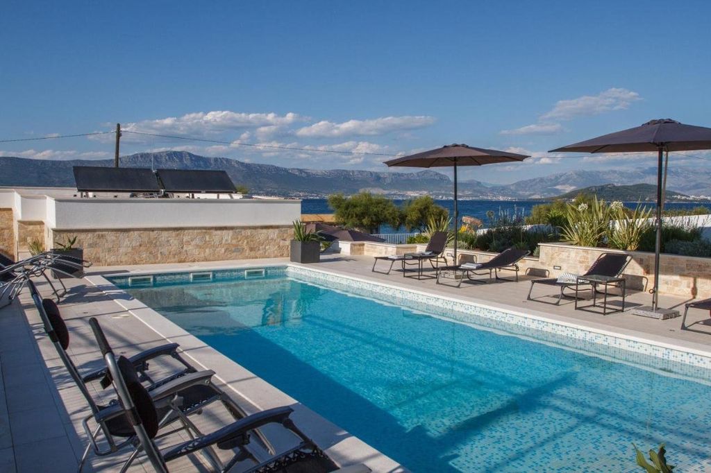 Maison de luxe à vendre à Ciovo, 1 700 000 €, Photo 5