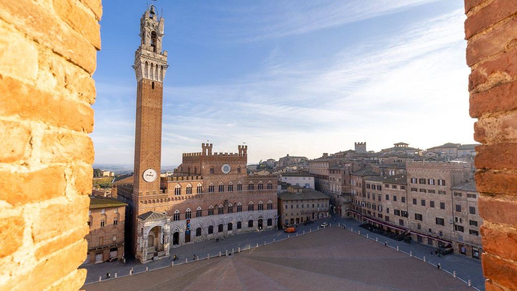 Luxury Apartment for sale in Siena, 3 400 000 €, Photo 1