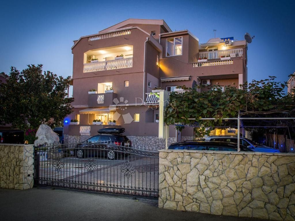 Luxury House for sale in Zadar, 2 290 000 €, Photo 1