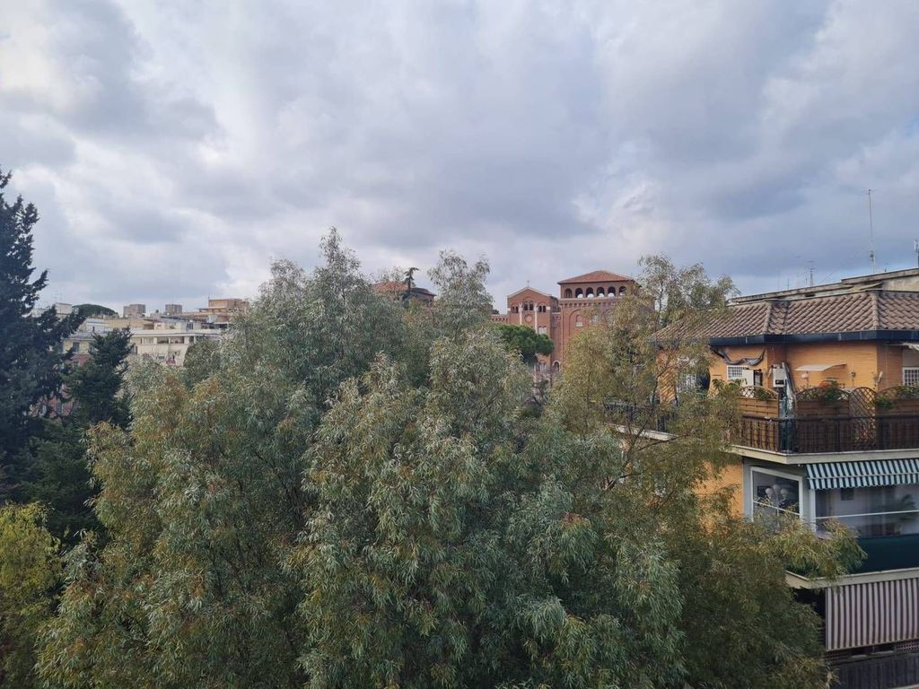 Luxury Apartment for sale in Rome, 1 700 000 €, Photo 1
