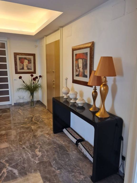 Luxury Apartment for sale in Rome, 1 700 000 €, Photo 4