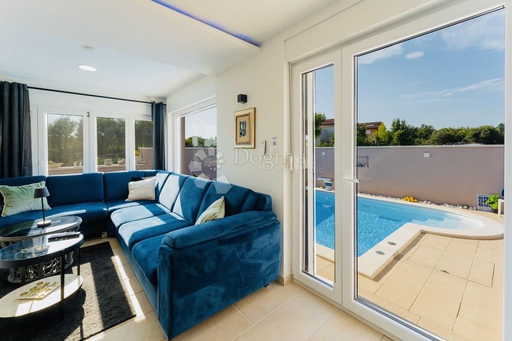 Luxury House for sale in Vodnjan, 750 000 €, Photo 5
