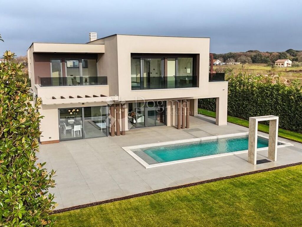 Maison de luxe à vendre à Pula, 2 400 000 €, Photo 1