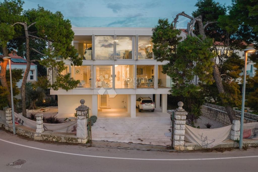 Maison de luxe à vendre à Zadar, 2 350 000 €, Photo 1