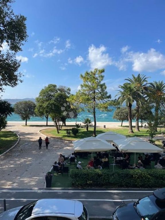 Luxury Apartment for sale in Zadar, 450 000 €, Photo 1