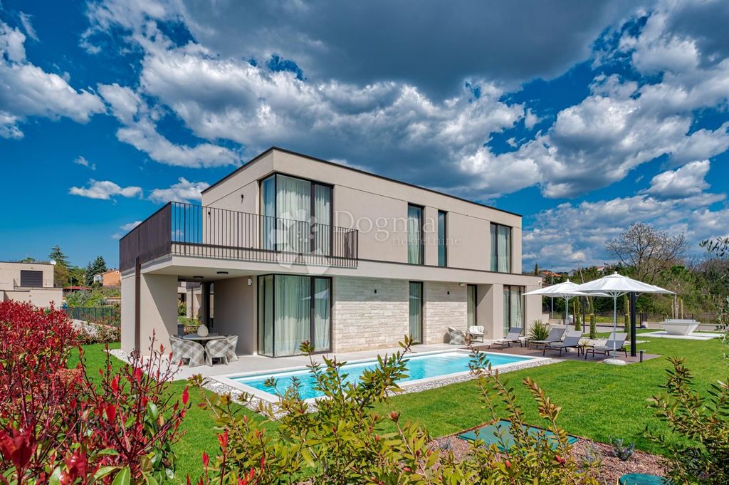 Maison de luxe à vendre à Porec, 1 290 000 €, Photo 1