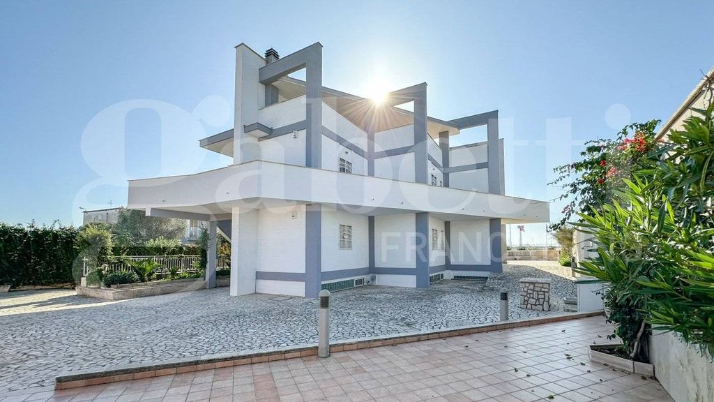 Maison de luxe à vendre à Ardea, 895 000 €, Photo 1