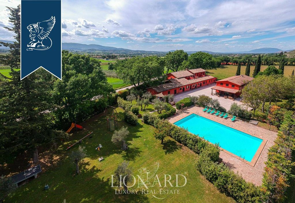 Maison de luxe à vendre à Spoleto, 1 250 000 €, Photo 1