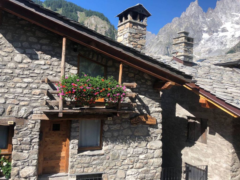 Appartement de luxe à vendre à Courmayeur, 600 000 €, Photo 1