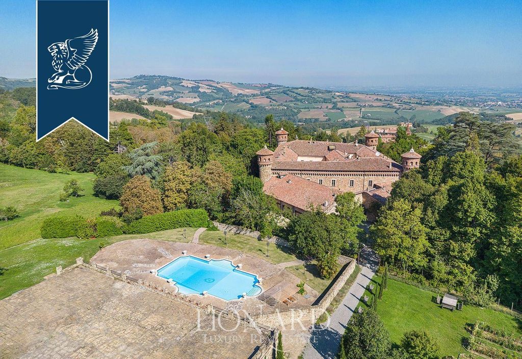 Luxury House for sale in Gazzola, 11 000 009 €, Photo 1