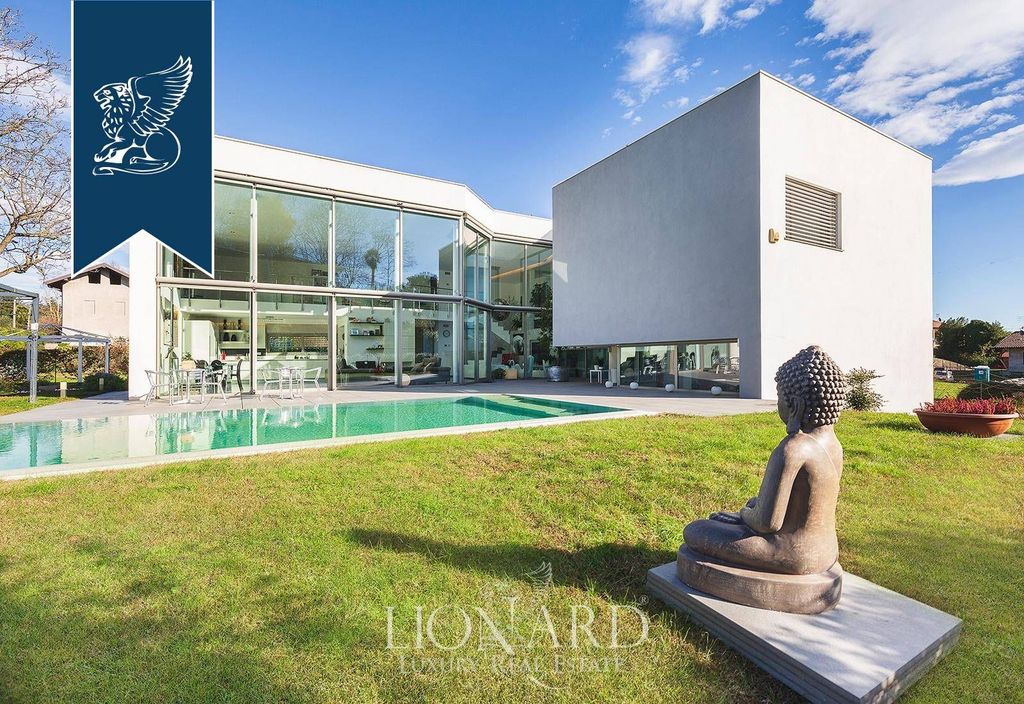 Luxury House for sale in Besozzo, 2 500 000 €, Photo 1