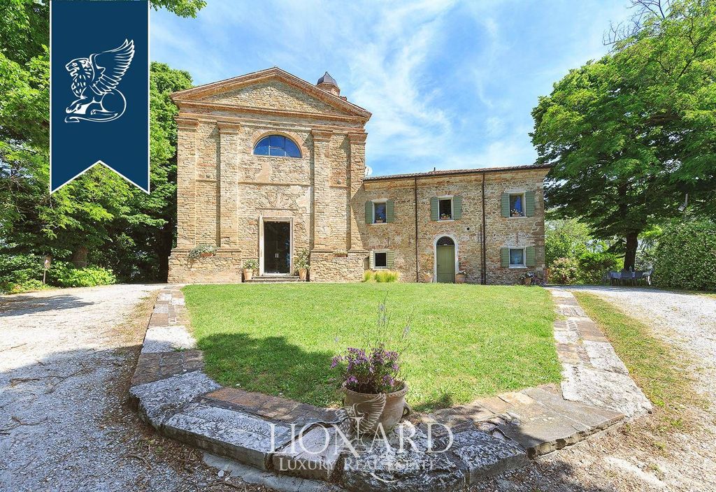 Luxury House for sale in Cesena, 1 800 000 €, Photo 1