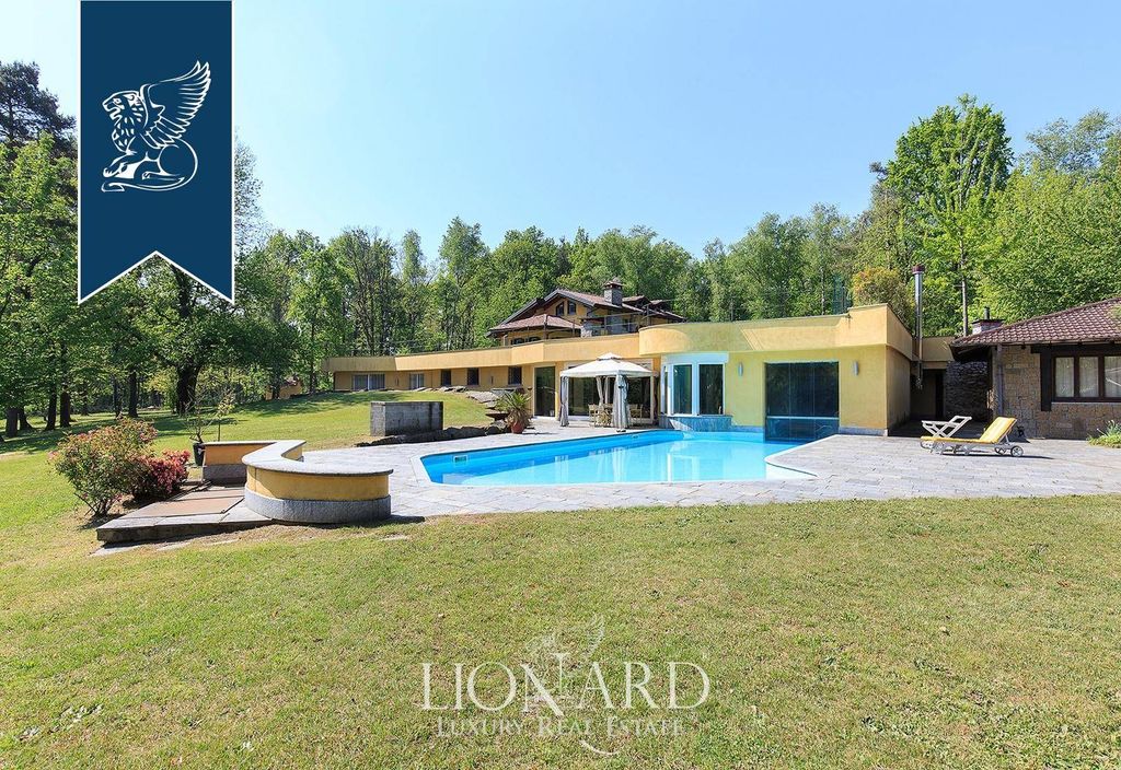 Maison de luxe à vendre à Agrate Conturbia, 1 950 000 €, Photo 1