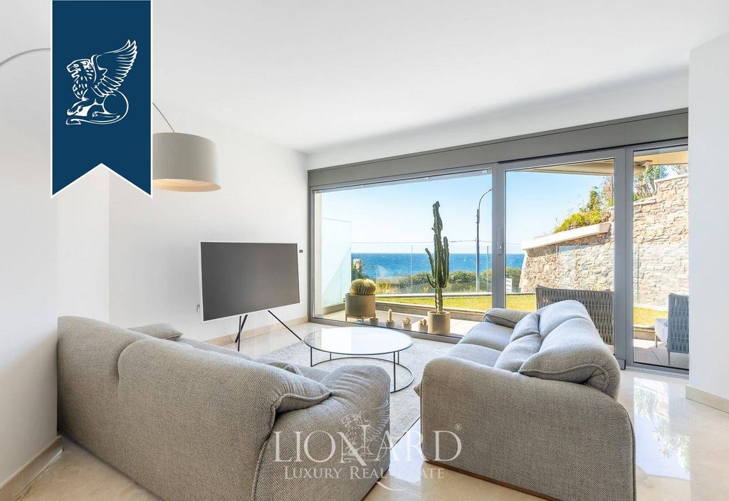 Luxury Apartment for sale in San Remo, 850 000 €, Photo 1