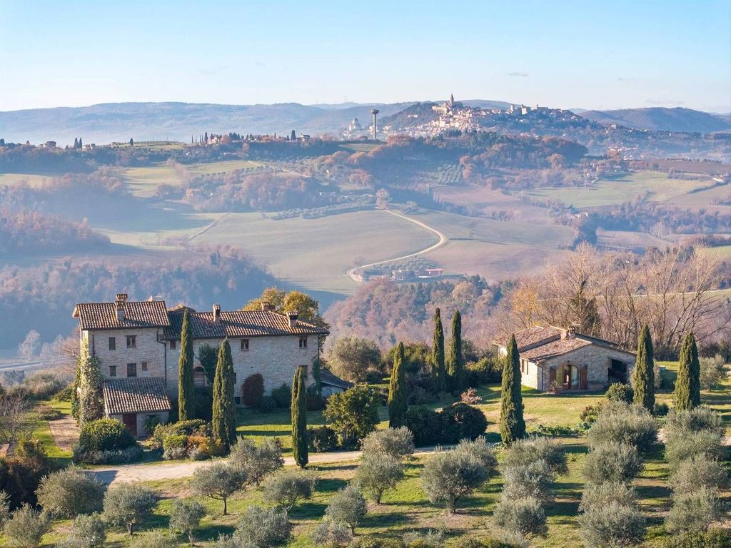 Maison de luxe à vendre à Todi, 1 550 000 €, Photo 1