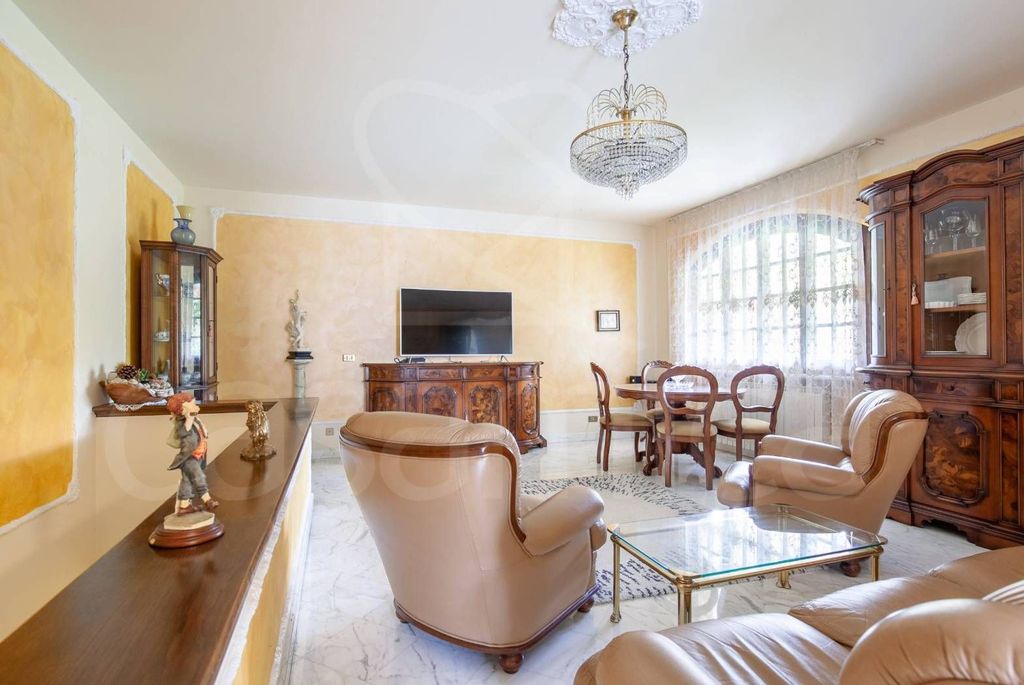 Luxury House for sale in Lucca, 850 000 €, Photo 4