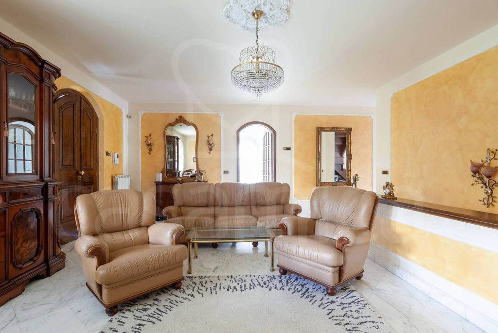 Luxury House for sale in Lucca, 850 000 €, Photo 2
