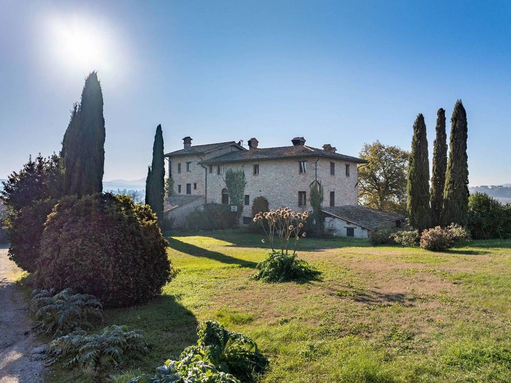 Maison de luxe à vendre à Todi, 1 550 000 €, Photo 2