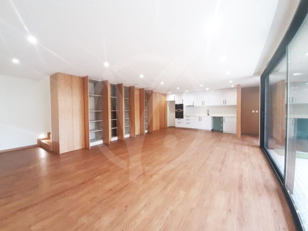 Maison de luxe à vendre à Póvoa de Varzim, 420 000 €, Photo 1