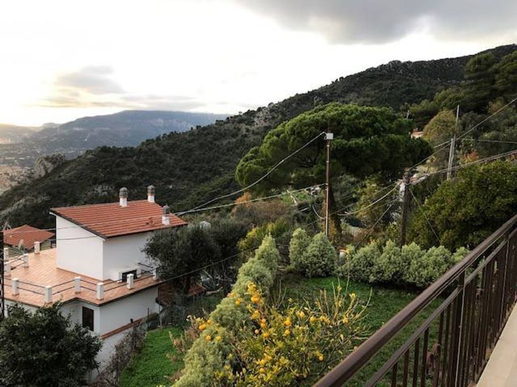 Maison de luxe à vendre à Ventimiglia, 800 000 €, Photo 1