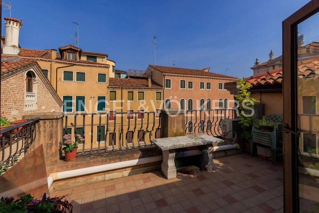 Maison de luxe à vendre à Venice, 980 000 €, Photo 1