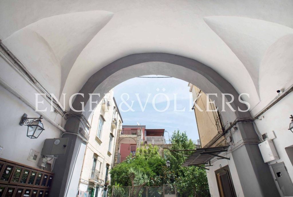Luxury Apartment for sale in Naples, 800 000 €, Photo 2