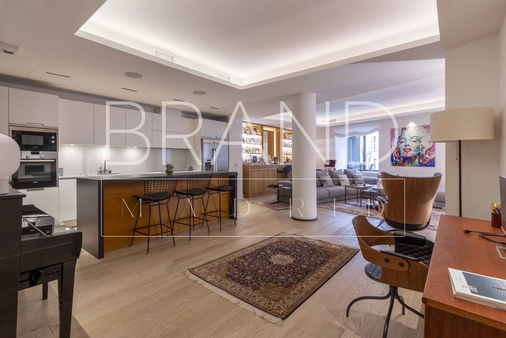 Luxury Apartment for sale in Madrid, 2 400 000 €, Photo 1
