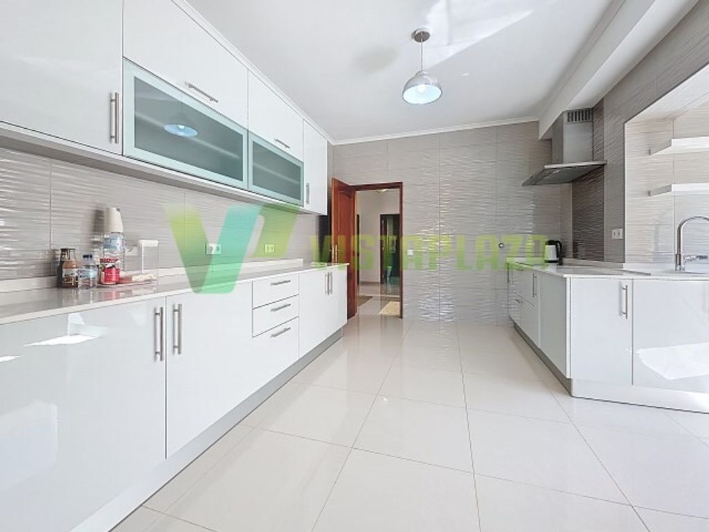 Luxury House for sale in Portimão, 798 000 €, Photo 3