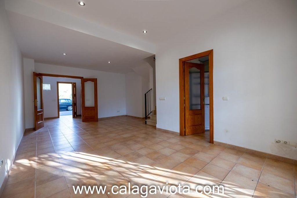 Maison de luxe à vendre à Ses Salines, 585 000 €, Photo 1