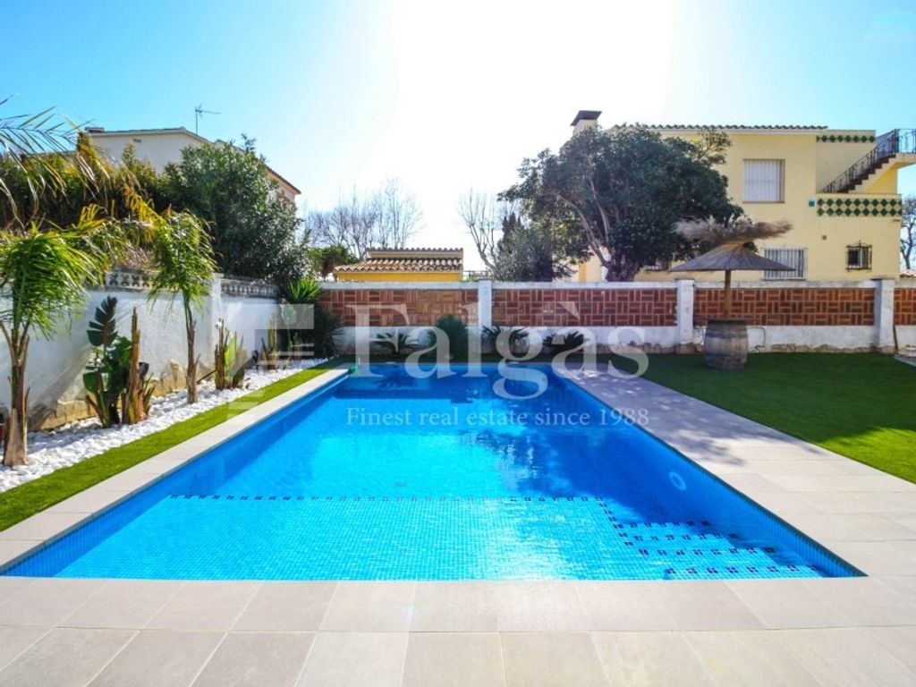 Luxury House for sale in Empuriabrava, 579 000 €, Photo 3