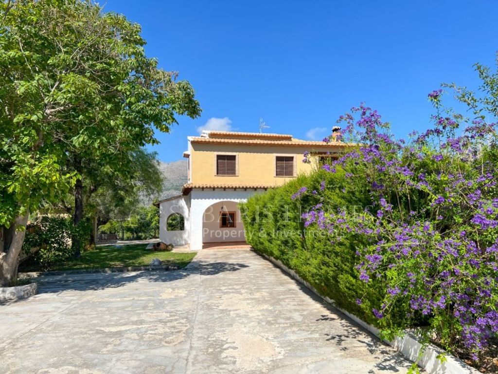 Maison de luxe à vendre à Orba, 690 000 €, Photo 2