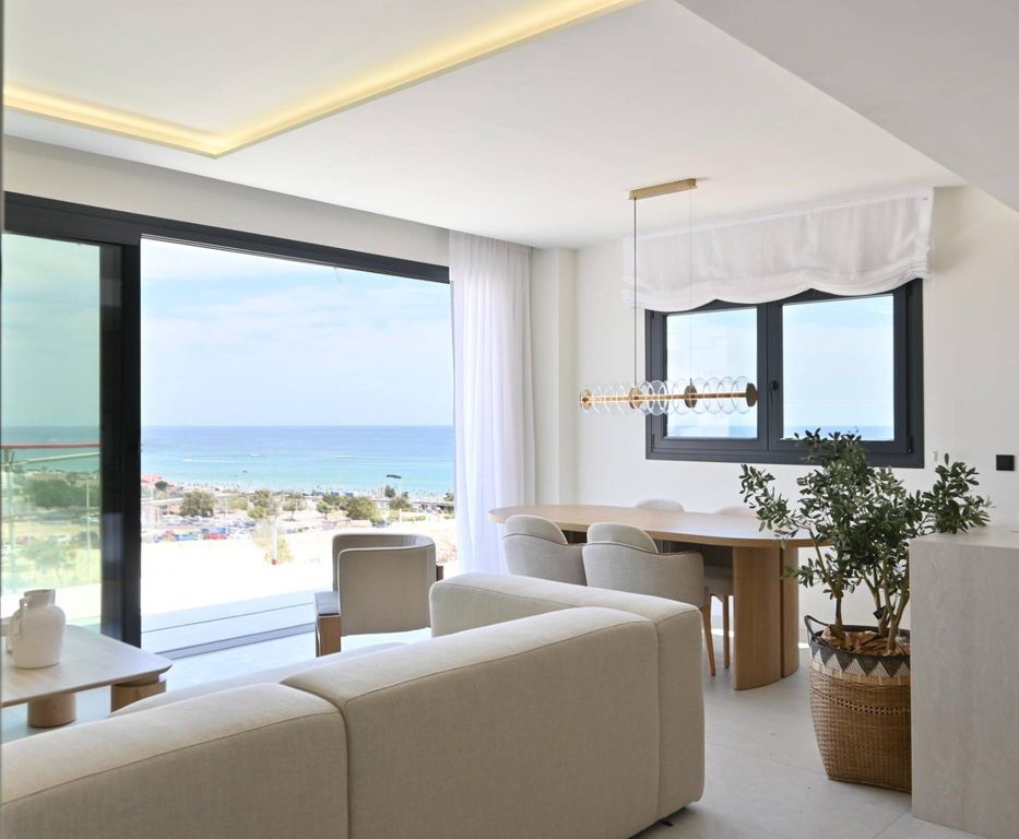 Luxury Apartment for sale in Torrevieja, 550 000 €, Photo 1
