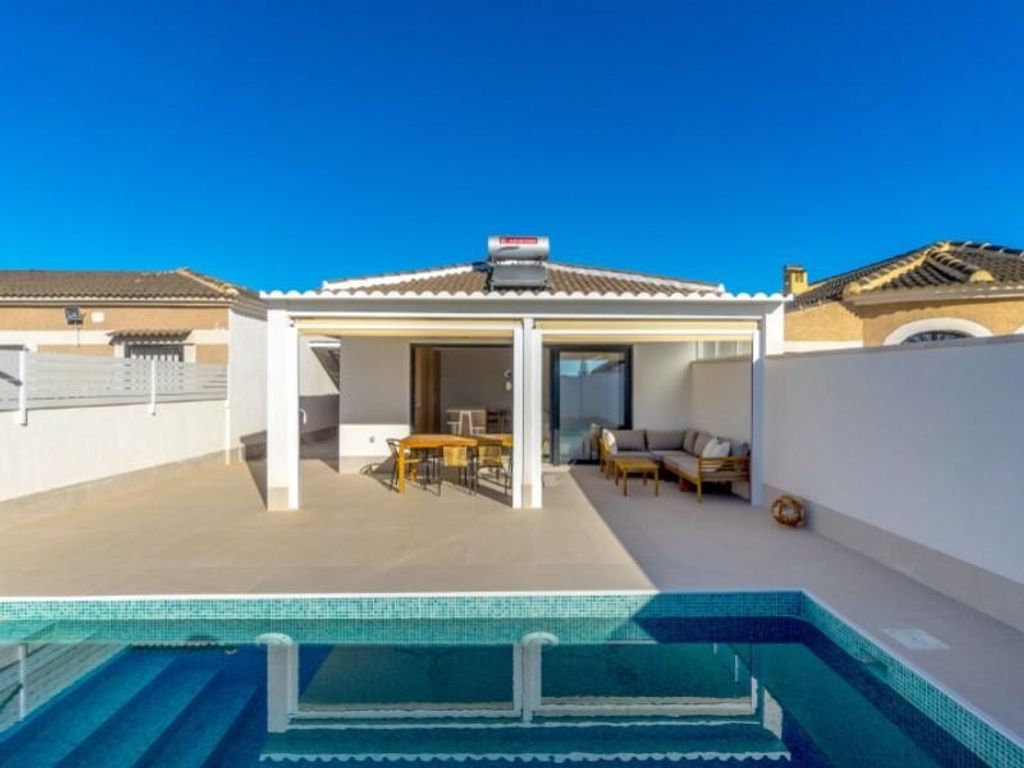Luxury House for sale in Torrevieja, 499 000 €, Photo 1