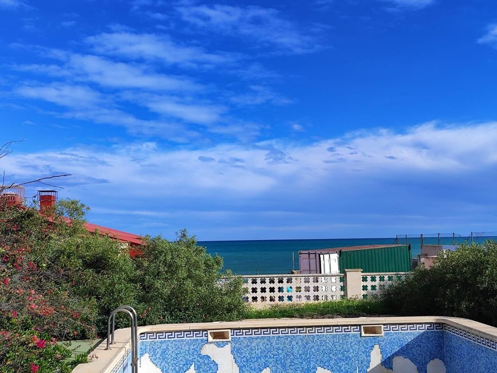 Luxury House for sale in Torrevieja, 820 000 €, Photo 1