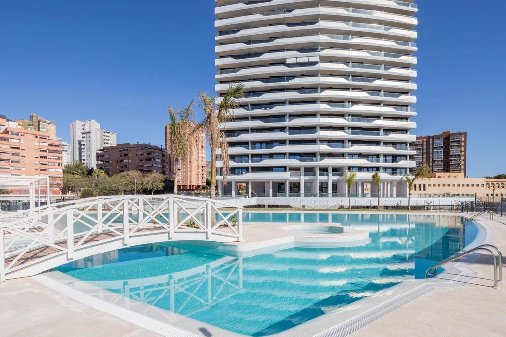 Luxury Apartment for sale in Benidorm, 690 000 €, Photo 1