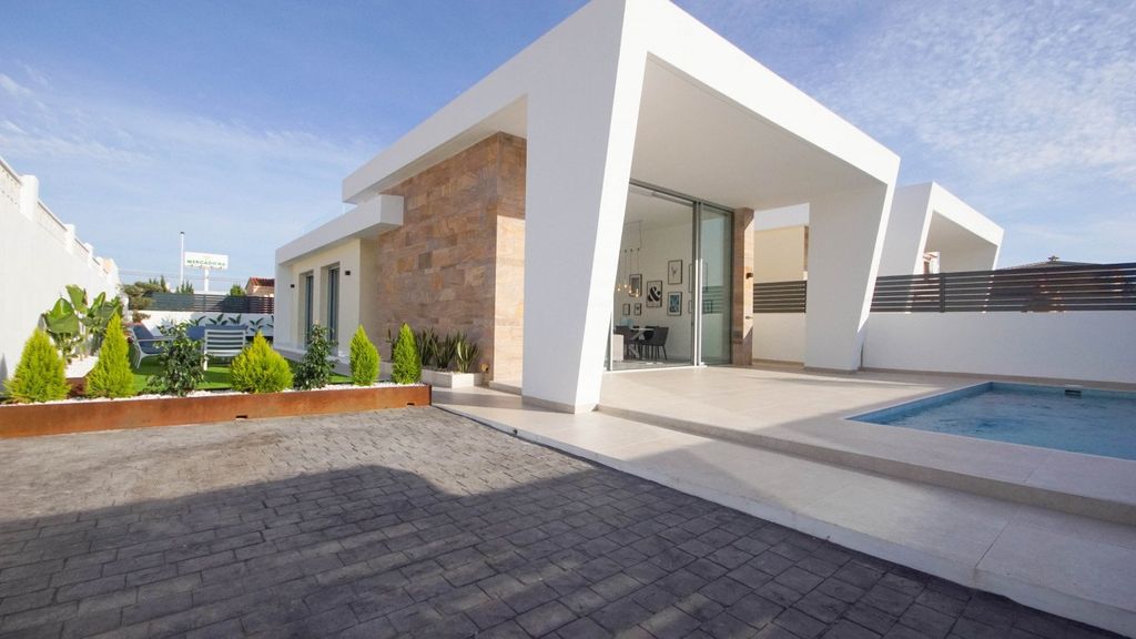 Maison de luxe à vendre à Torrevieja, 725 000 €, Photo 1