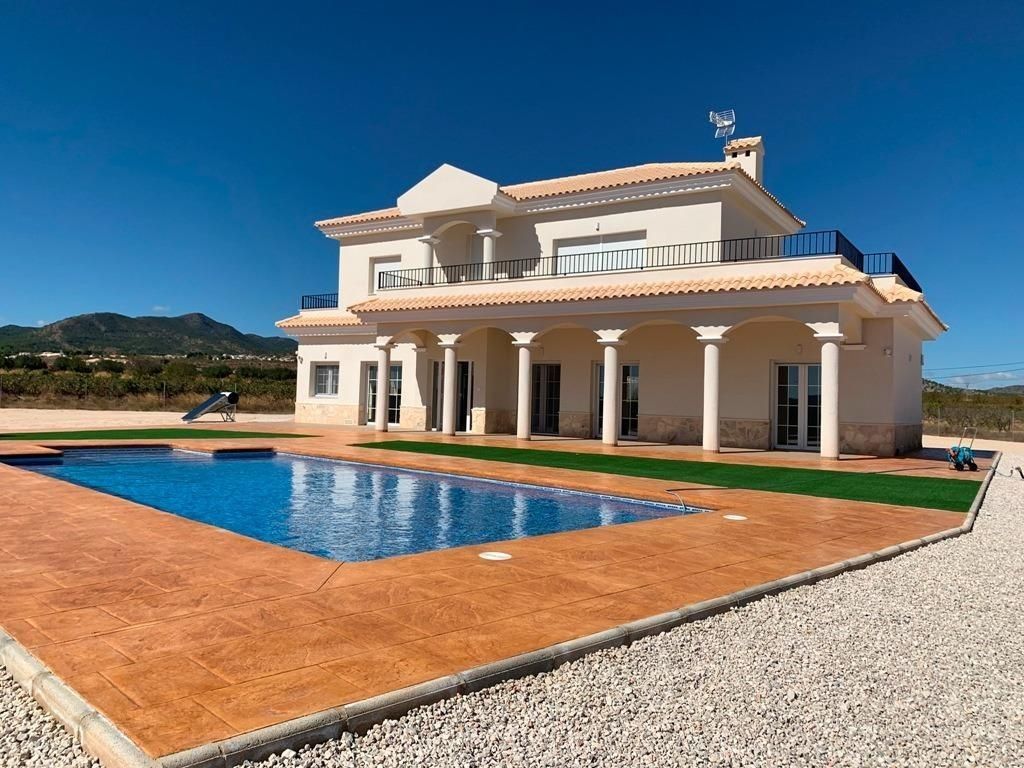Luxury House for sale in Pinoso, 505 000 €, Photo 1