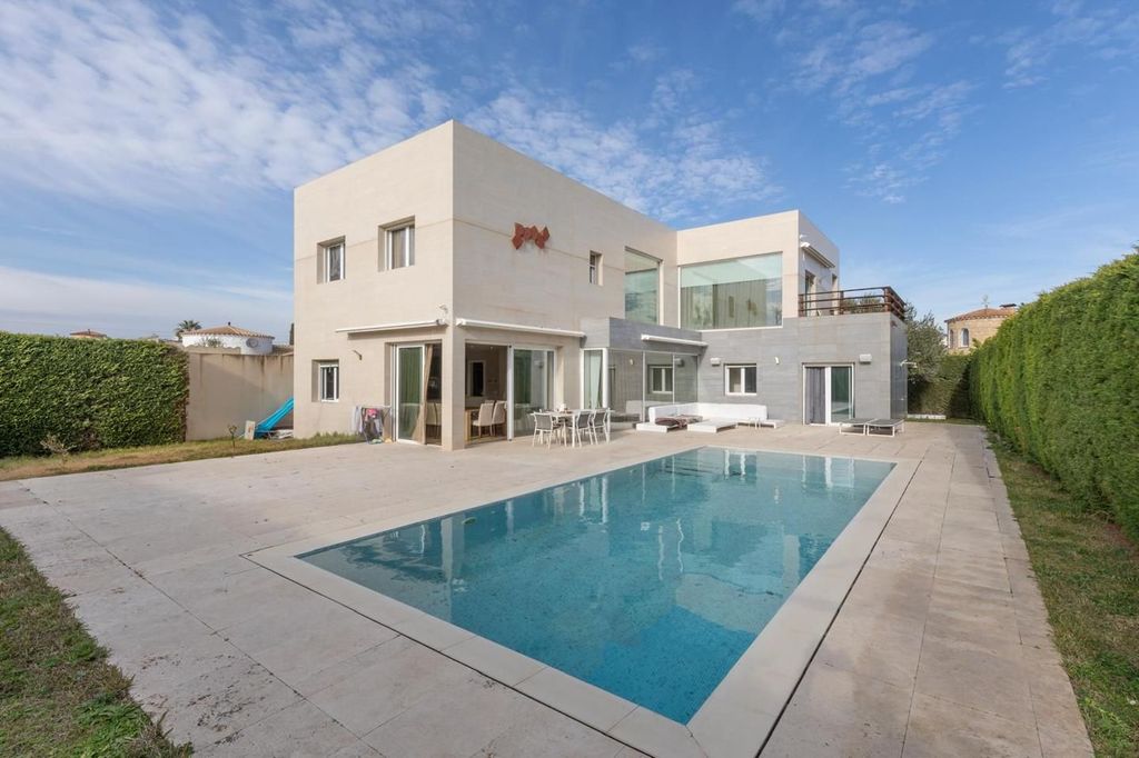 Luxury House for sale in Empuriabrava, 1 040 000 €, Photo 2