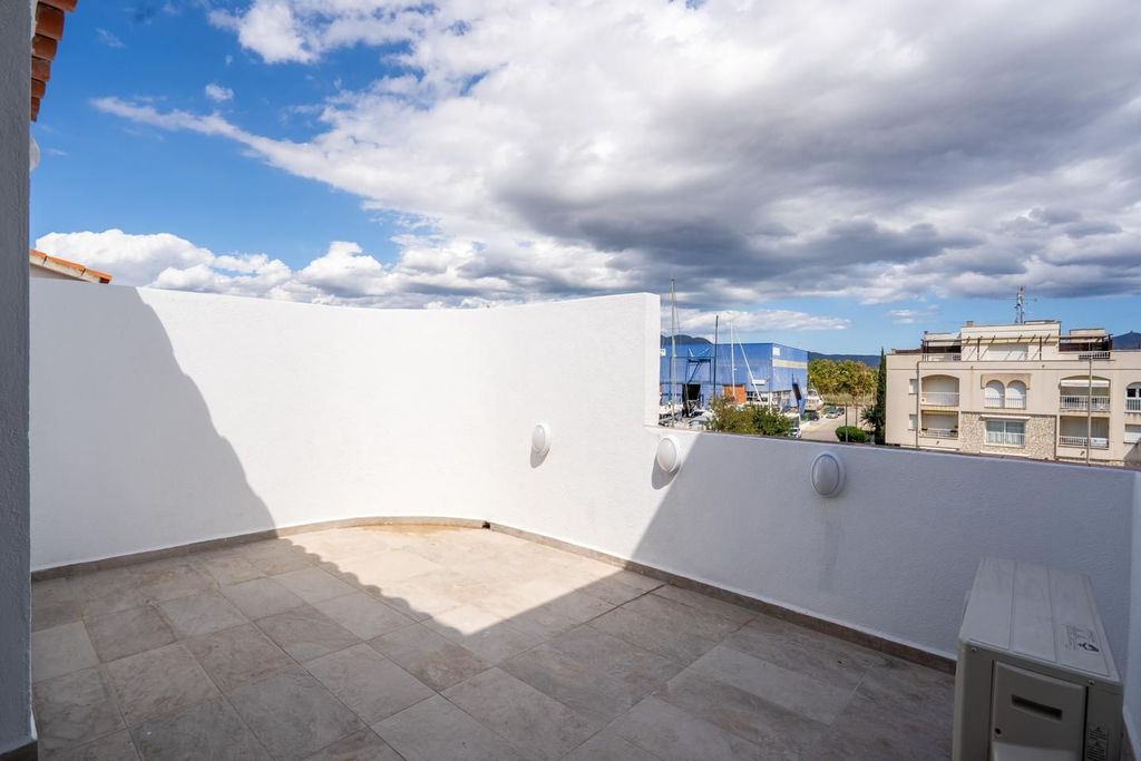 Maison de luxe à vendre à Empuriabrava, 575 000 €, Photo 3