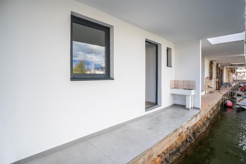 Luxury House for sale in Empuriabrava, 649 000 €, Photo 2