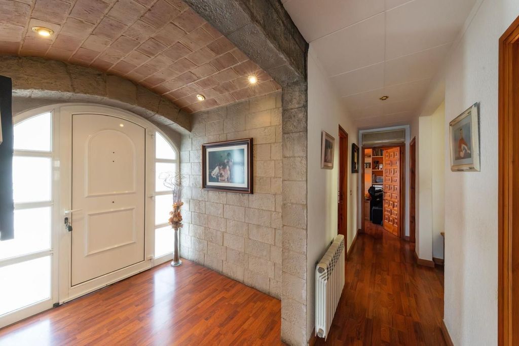 Luxury House for sale in Empuriabrava, 570 000 €, Photo 2